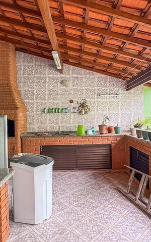 Casa à venda com 266m², 3 quartos e 2 vagas Casa à venda com 266m², 3 quartos e 2 vagasChurrasqueira