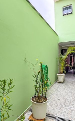 Casa à venda com 266m², 3 quartos e 2 vagas Casa à venda com 266m², 3 quartos e 2 vagasCorredor
