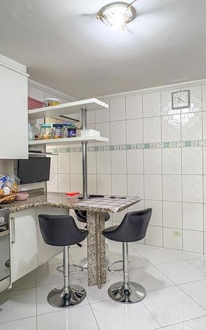 Casa à venda com 266m², 3 quartos e 2 vagas Casa à venda com 266m², 3 quartos e 2 vagasCozinha
