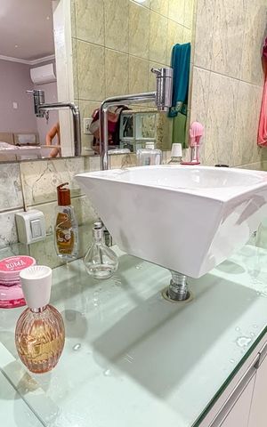 Casa à venda com 266m², 3 quartos e 2 vagas Casa à venda com 266m², 3 quartos e 2 vagasBanheiro da Suíte 1