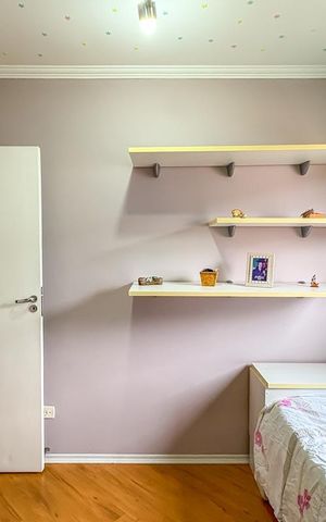 Casa à venda com 266m², 3 quartos e 2 vagas Casa à venda com 266m², 3 quartos e 2 vagasSuíte 3