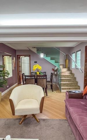 Casa à venda com 266m², 3 quartos e 2 vagas Casa à venda com 266m², 3 quartos e 2 vagasSala