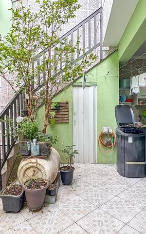 Casa à venda com 266m², 3 quartos e 2 vagas Casa à venda com 266m², 3 quartos e 2 vagasÁrea de Serviço