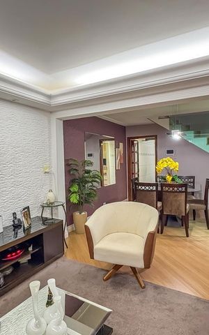 Casa à venda com 266m², 3 quartos e 2 vagas Casa à venda com 266m², 3 quartos e 2 vagasSala