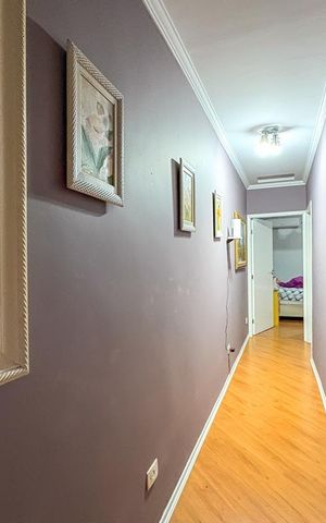 Casa à venda com 266m², 3 quartos e 2 vagas Casa à venda com 266m², 3 quartos e 2 vagasCorredor