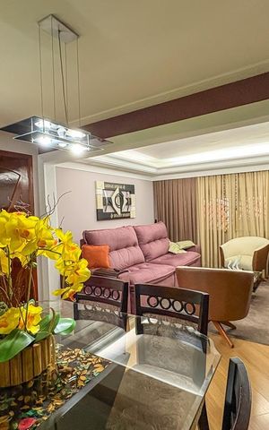 Casa à venda com 266m², 3 quartos e 2 vagas Casa à venda com 266m², 3 quartos e 2 vagasSala