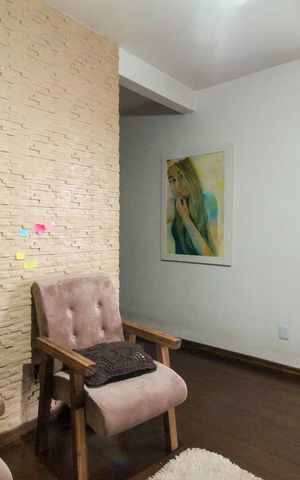 Casa à venda com 200m², 3 quartos e 3 vagas Casa à venda com 200m², 3 quartos e 3 vagasSala