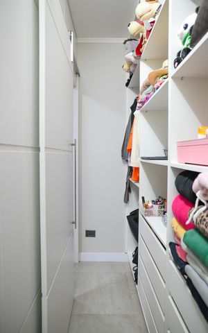 Casa para alugar com 450m², 4 quartos e 4 vagas Casa para alugar com 450m², 4 quartos e 4 vagasCloset da Suite 2