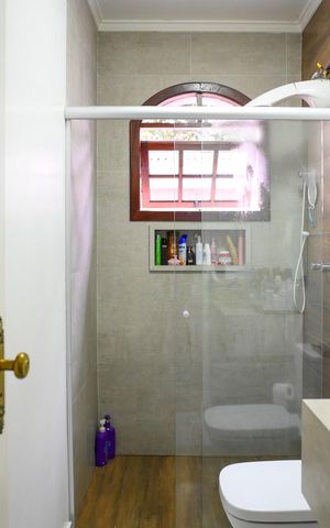 Casa para alugar com 450m², 4 quartos e 4 vagas Casa para alugar com 450m², 4 quartos e 4 vagasBanheiro da Suíte 1