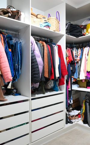 Casa para alugar com 450m², 4 quartos e 4 vagas Casa para alugar com 450m², 4 quartos e 4 vagasCloset da Suite 3