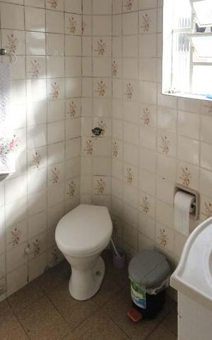 Casa à venda com 433m², 4 quartos e 1 vaga Casa à venda com 433m², 4 quartos e 1 vagaCasa 2- banheiro
