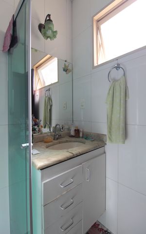 Casa à venda com 447m², 5 quartos e 3 vagasCasa 1 | Banheiro da Suite 1