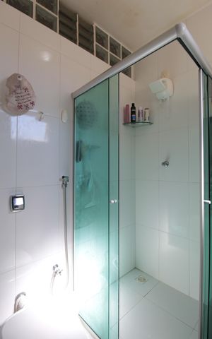 Casa à venda com 447m², 5 quartos e 3 vagasCasa 1 | Banheiro da Suite 1