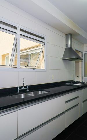 Apartamento para alugar com 207m², 4 quartos e 3 vagas Apartamento para alugar com 207m², 4 quartos e 3 vagasCozinha