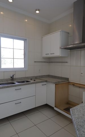 Casa de condomínio à venda com 567m², 4 quartos e 4 vagasCozinha