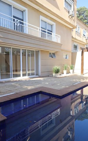 Casa de condomínio à venda com 567m², 4 quartos e 4 vagasÁrea externa - Quintal