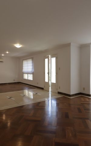 Casa de condomínio à venda com 567m², 4 quartos e 4 vagasSala