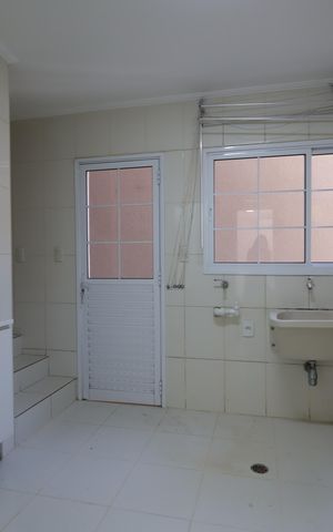 Casa de condomínio à venda com 567m², 4 quartos e 4 vagasÁrea de Serviço