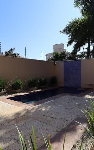 Casa de condomínio à venda com 567m², 4 quartos e 4 vagasÁrea externa - Quintal