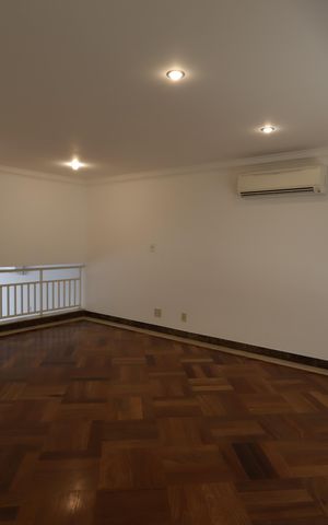Casa de condomínio à venda com 567m², 4 quartos e 4 vagasSala
