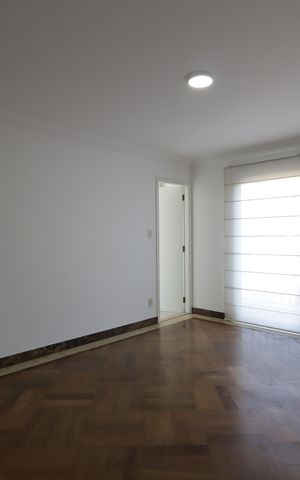 Casa de condomínio à venda com 567m², 4 quartos e 4 vagasSala de Jantar