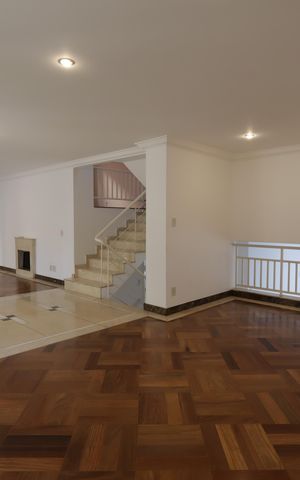 Casa de condomínio à venda com 567m², 4 quartos e 4 vagasSala