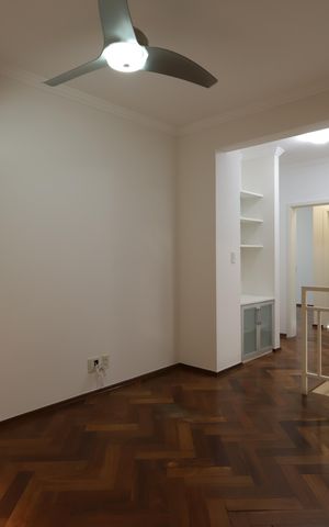 Casa de condomínio à venda com 567m², 4 quartos e 4 vagasSala Intima