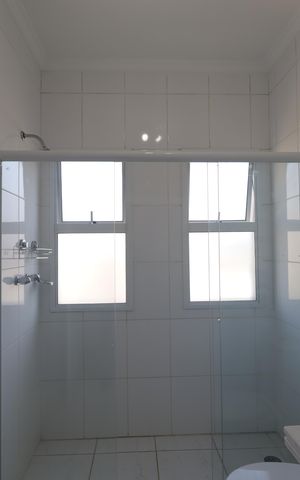 Casa de condomínio à venda com 567m², 4 quartos e 4 vagasBanheiro da Suíte 1