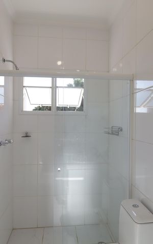 Casa de condomínio à venda com 567m², 4 quartos e 4 vagasBanheiro da Suíte 2