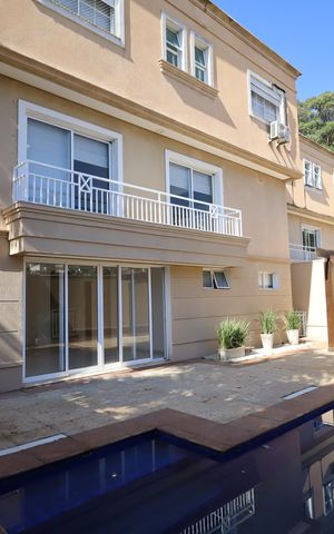 Casa de condomínio à venda com 567m², 4 quartos e 4 vagasÁrea externa - Quintal