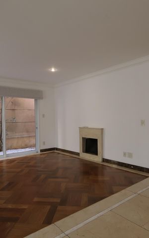 Casa de condomínio à venda com 567m², 4 quartos e 4 vagasSala