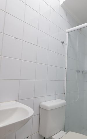 Casa de condomínio à venda com 567m², 4 quartos e 4 vagasBanheiro de serviço