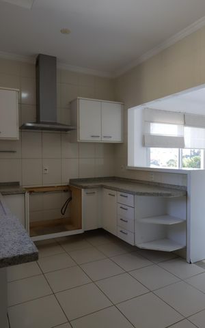 Casa de condomínio à venda com 567m², 4 quartos e 4 vagasCozinha
