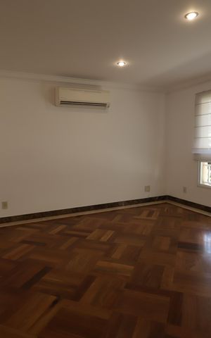 Casa de condomínio à venda com 567m², 4 quartos e 4 vagasSala