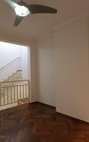 Casa de condomínio à venda com 567m², 4 quartos e 4 vagasSala Intima