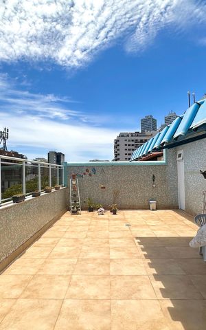 Apartamento à venda com 172m², 3 quartos e 1 vaga Apartamento à venda com 172m², 3 quartos e 1 vagaVaranda