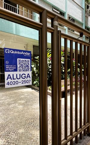 Apartamento à venda com 172m², 3 quartos e 1 vaga Apartamento à venda com 172m², 3 quartos e 1 vagaPlaca
