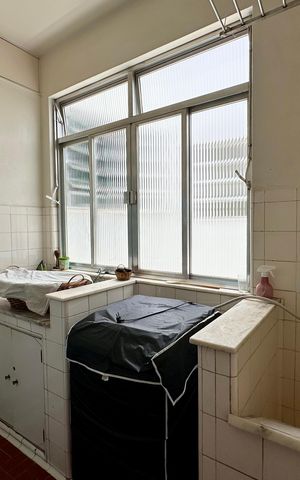 Apartamento à venda com 172m², 3 quartos e 1 vaga Apartamento à venda com 172m², 3 quartos e 1 vagaÁrea de Serviço