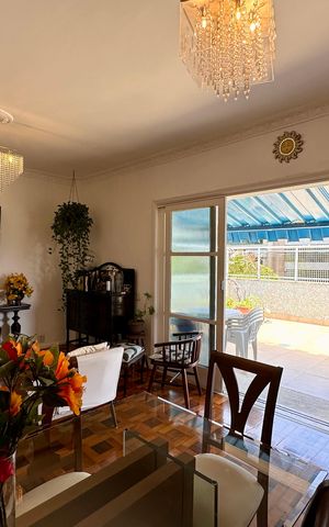 Apartamento à venda com 172m², 3 quartos e 1 vaga Apartamento à venda com 172m², 3 quartos e 1 vagaSala
