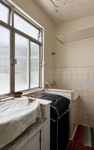 Apartamento à venda com 172m², 3 quartos e 1 vaga Apartamento à venda com 172m², 3 quartos e 1 vagaÁrea de Serviço