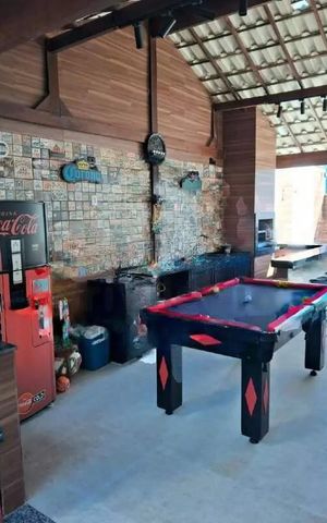 Casa à venda com 158m², 4 quartos e 2 vagas