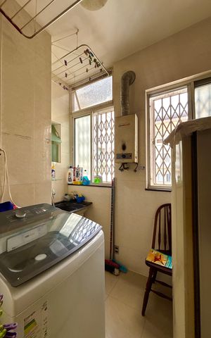 Apartamento à venda com 95m², 3 quartos e sem vaga Apartamento à venda com 95m², 3 quartos e sem vagaÁrea de serviço