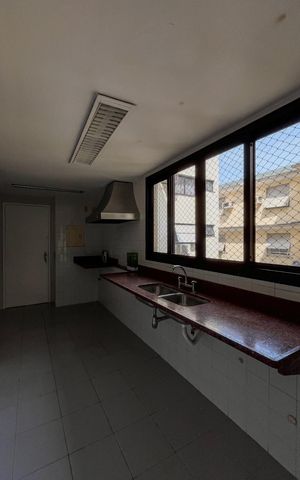 Apartamento à venda com 170m², 4 quartos e 3 vagas Apartamento à venda com 170m², 4 quartos e 3 vagasCozinha