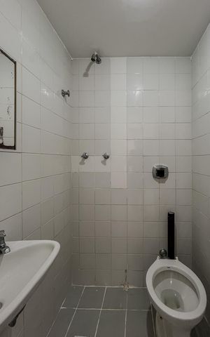 Apartamento à venda com 170m², 4 quartos e 3 vagas Apartamento à venda com 170m², 4 quartos e 3 vagasBanheiro de serviço