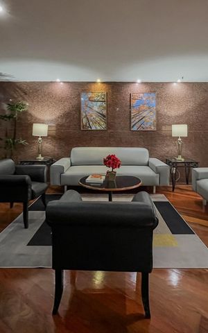 Apartamento à venda com 170m², 4 quartos e 3 vagas Apartamento à venda com 170m², 4 quartos e 3 vagasHall de Entrada