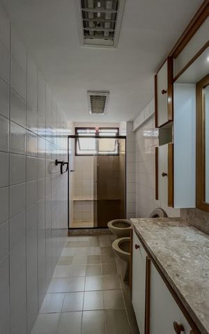 Apartamento à venda com 170m², 4 quartos e 3 vagas Apartamento à venda com 170m², 4 quartos e 3 vagasBanheiro da suíte