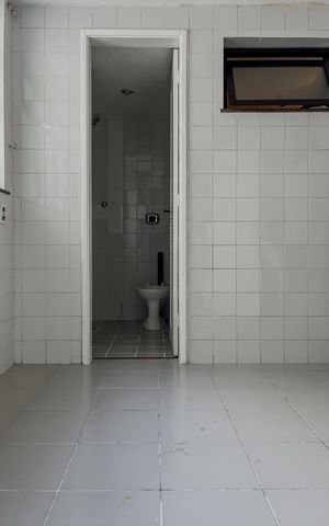 Apartamento à venda com 170m², 4 quartos e 3 vagas Apartamento à venda com 170m², 4 quartos e 3 vagasÁrea de serviço