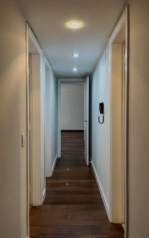 Apartamento à venda com 170m², 4 quartos e 3 vagas Apartamento à venda com 170m², 4 quartos e 3 vagasCorredor