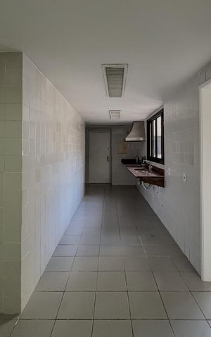 Apartamento à venda com 170m², 4 quartos e 3 vagas Apartamento à venda com 170m², 4 quartos e 3 vagasCozinha
