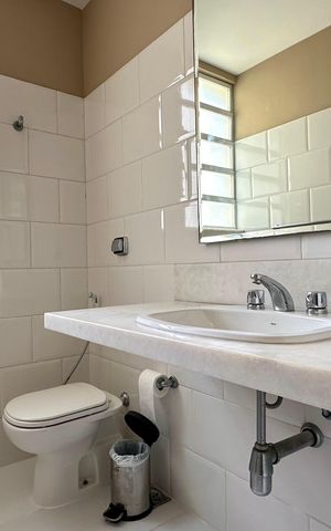 Apartamento à venda com 445m², 7 quartos e 1 vaga Apartamento à venda com 445m², 7 quartos e 1 vagaBanheiro Social